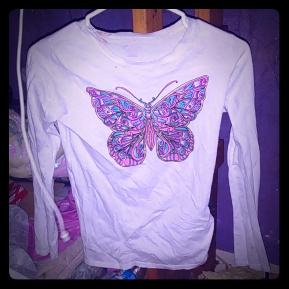 A long sleeve shirt